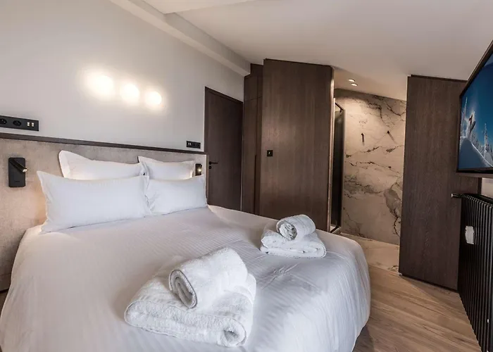 Aux Pieds A Avec Cheminee, Parking, Wi-fi Pour 9 Personnes - Fr-1-631-222 Lejlighed