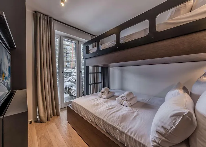 Aux Pieds A Avec Cheminee, Parking, Wi-fi Pour 9 Personnes - Fr-1-631-222 *