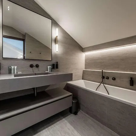 Aux Pieds à Avec Cheminée, Parking, Wi-fi Pour 9 Personnes - Fr-1-631-222 Appartamento Courchevel